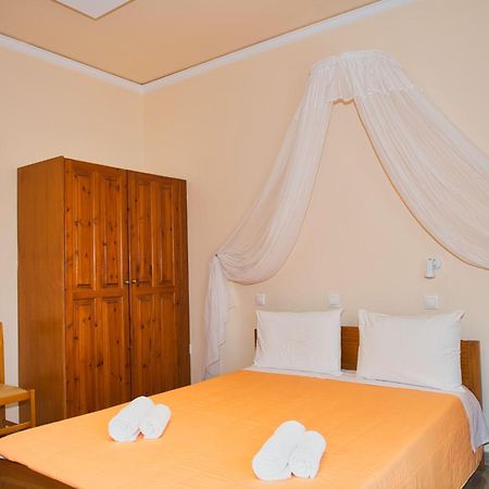 Villa Nikos Karamolegkos Kamari Exteriör bild