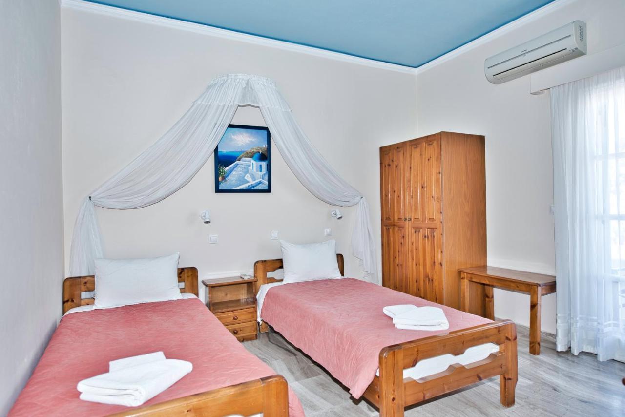 Villa Nikos Karamolegkos Kamari Exteriör bild