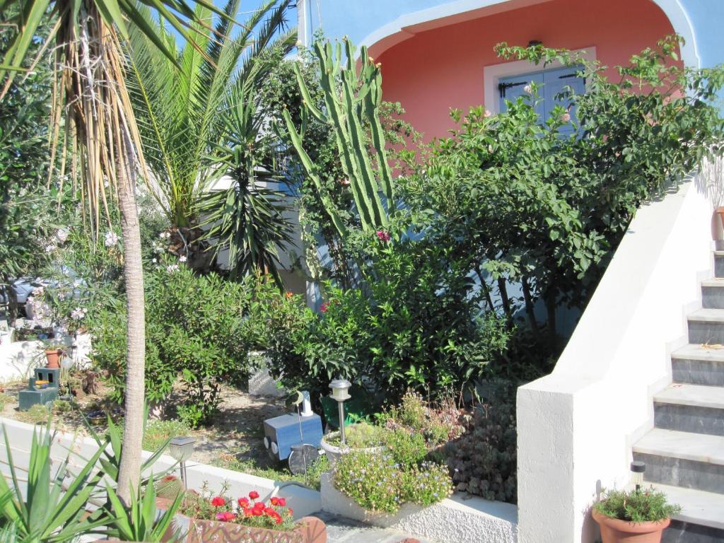 Villa Nikos Karamolegkos Kamari Exteriör bild