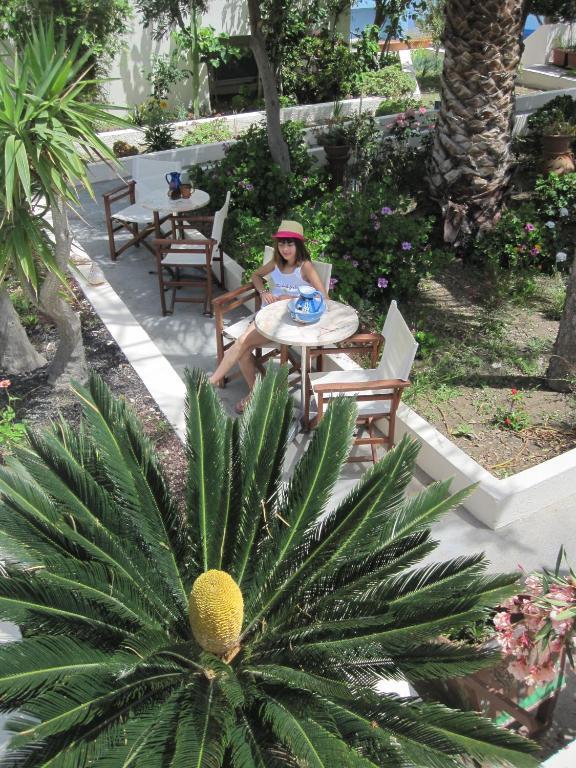 Villa Nikos Karamolegkos Kamari Exteriör bild